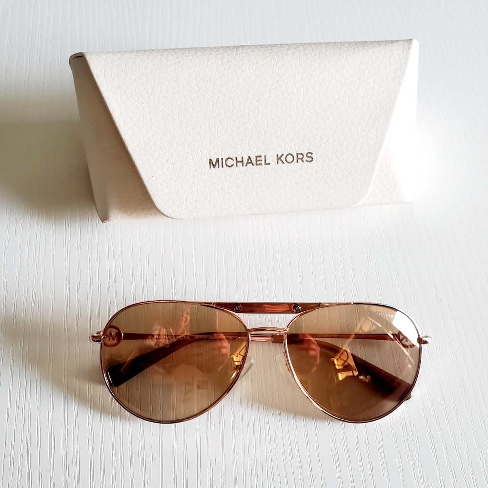 MICHAEL KORS - Aviator Sunglasses 😎